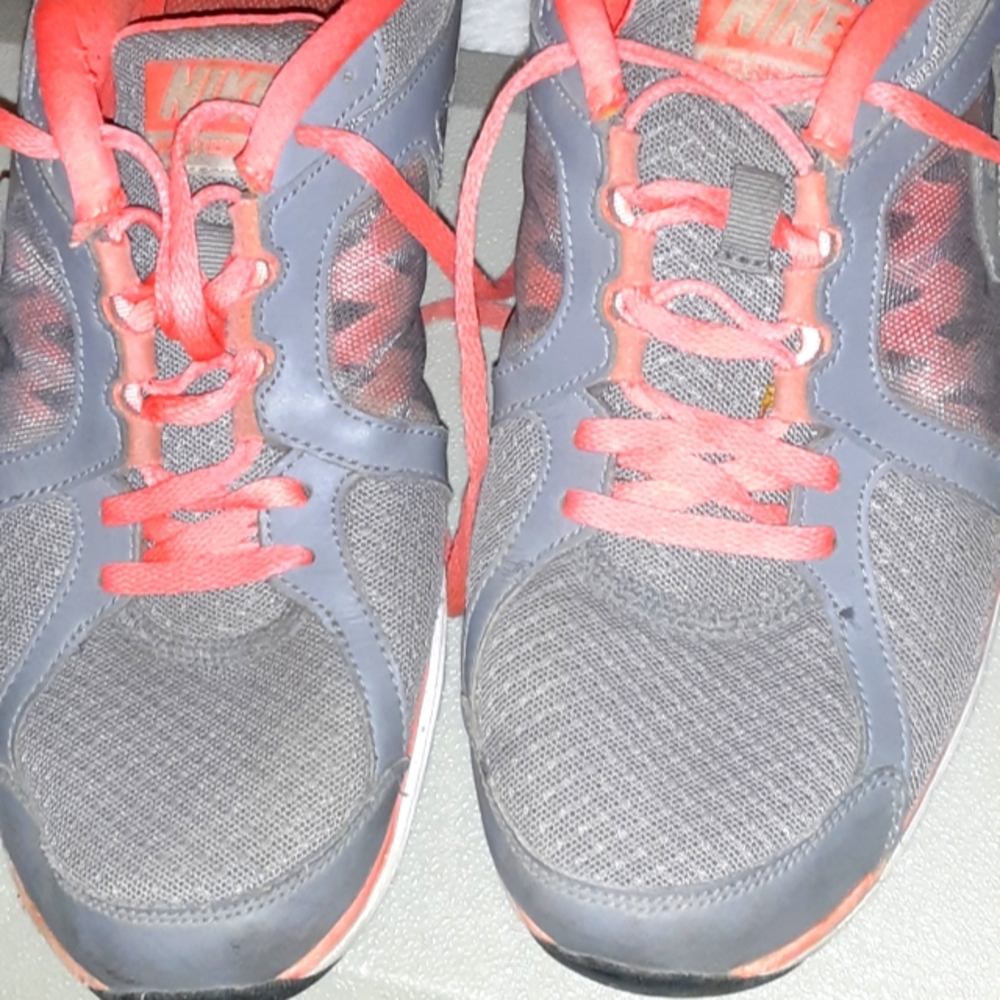 NIKE SHOES